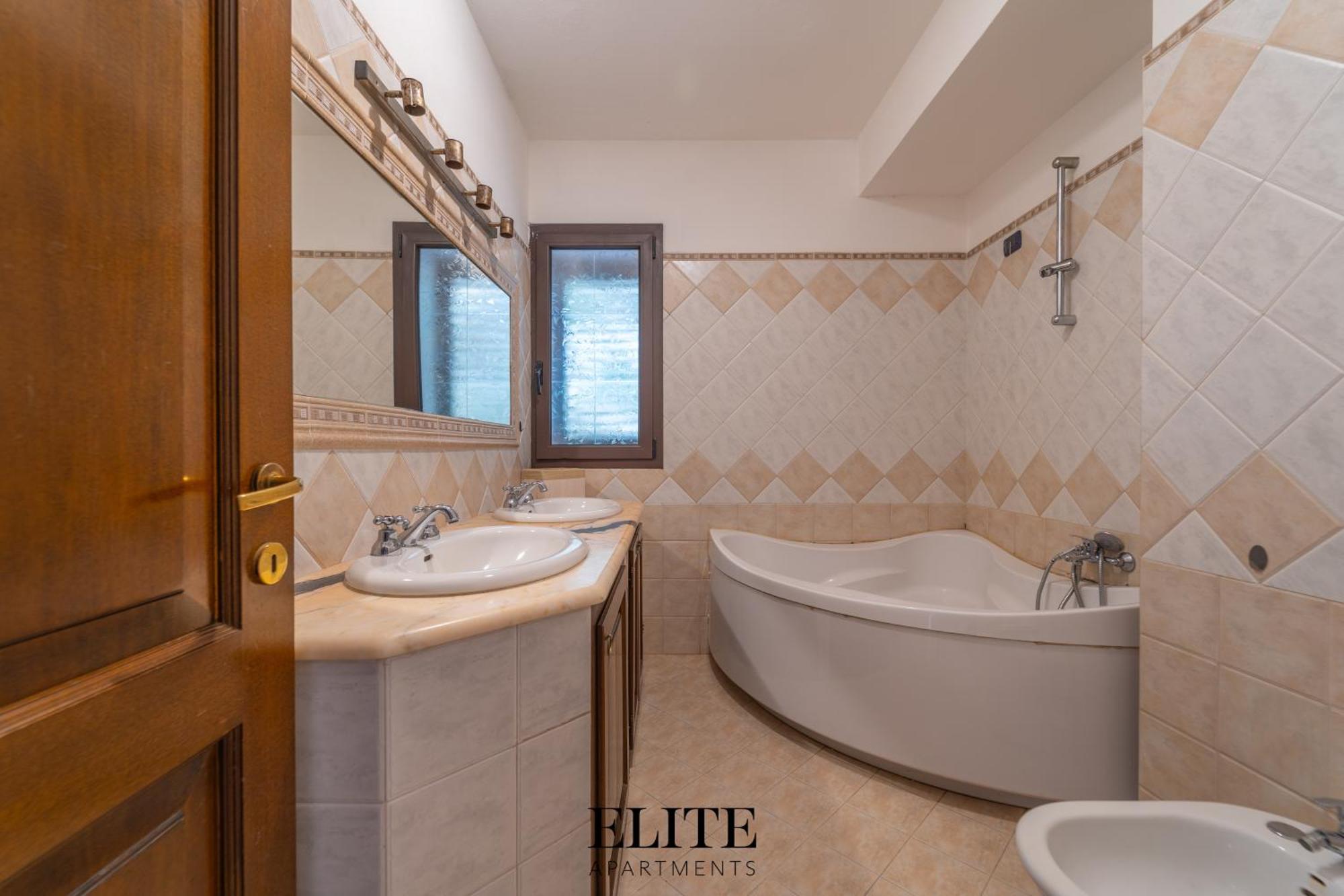 B&B My Home Al Centro Di Olbia Esterno foto